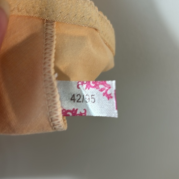 NWT all day comfort with this SNAP FRONT BRA in size 42. - Picture 4 of 8